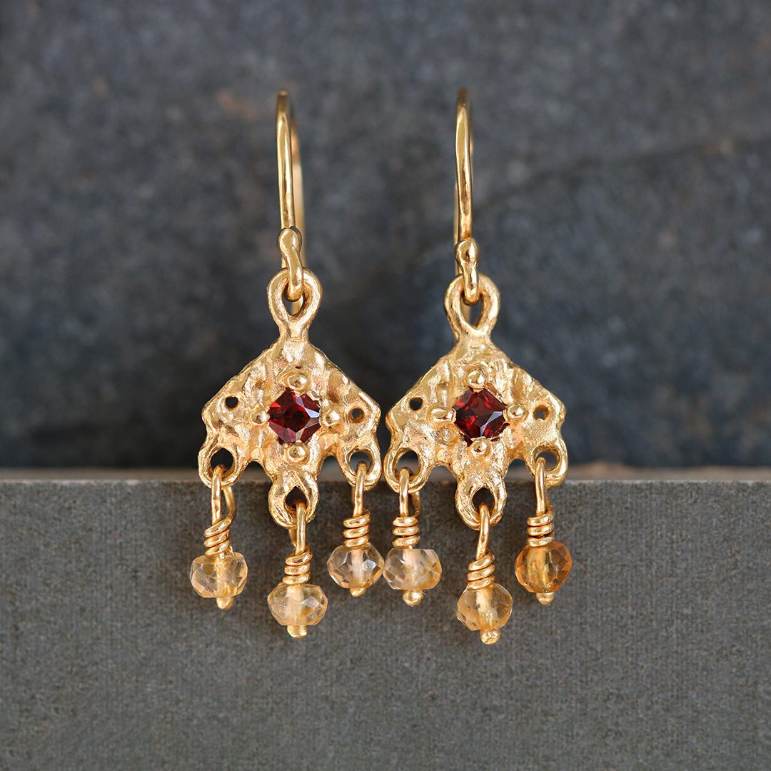 Knitted Kite Earrings with Citrine and Garnets