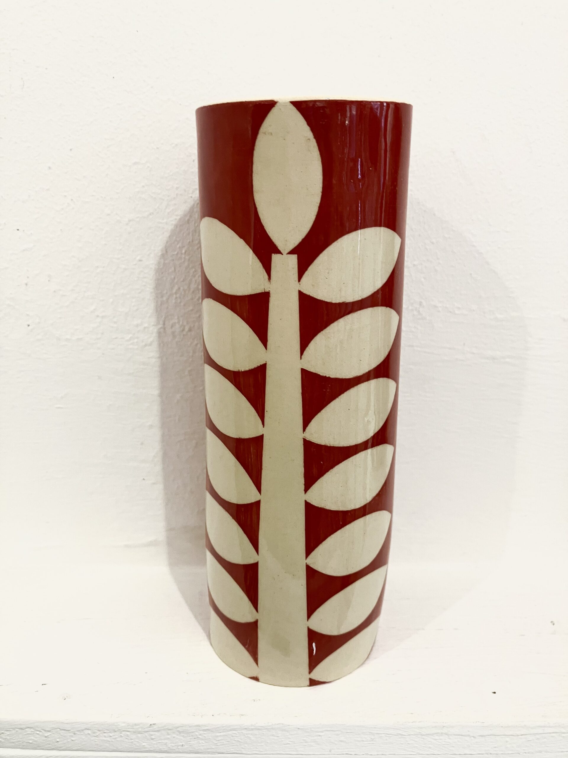 Small cylindrical vase (red)
